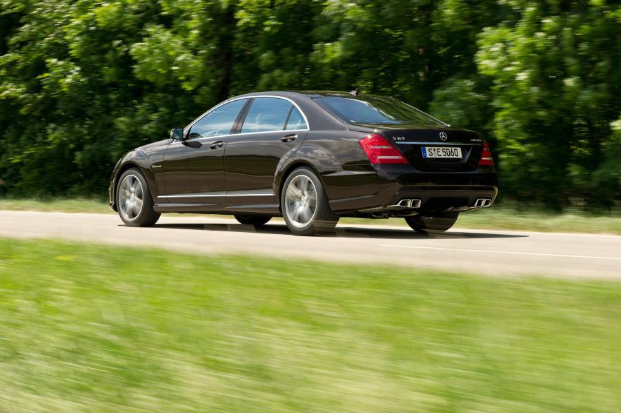  Mercedes-Benz S63 AMG 2011 года  (фото 15 из 23)